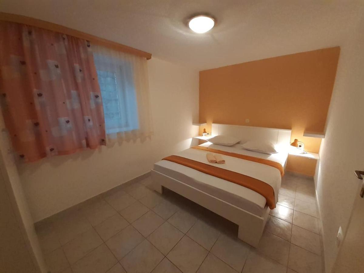 Apartments With A Parking Space Gradac, Makarska - 11332 Градац Екстер'єр фото